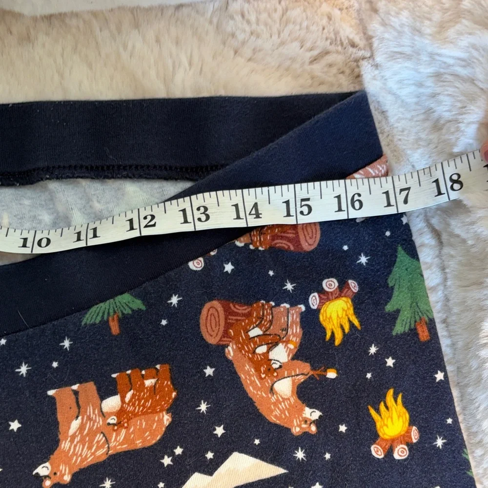 Women’s Old Navy Camping Bears Pajama Set - Picture 3 of 11